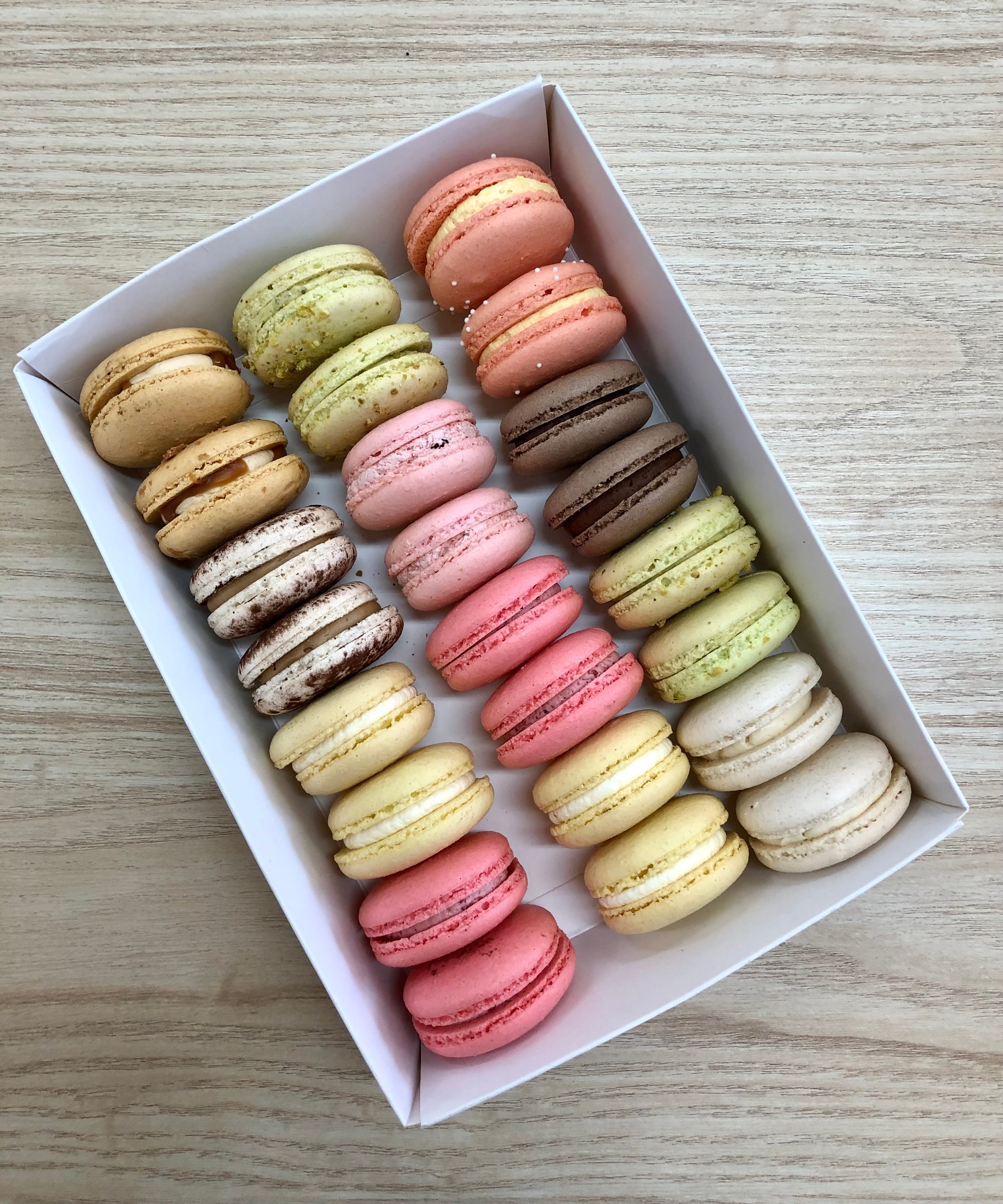 Box of 24 Macarons | Macarons and Mint