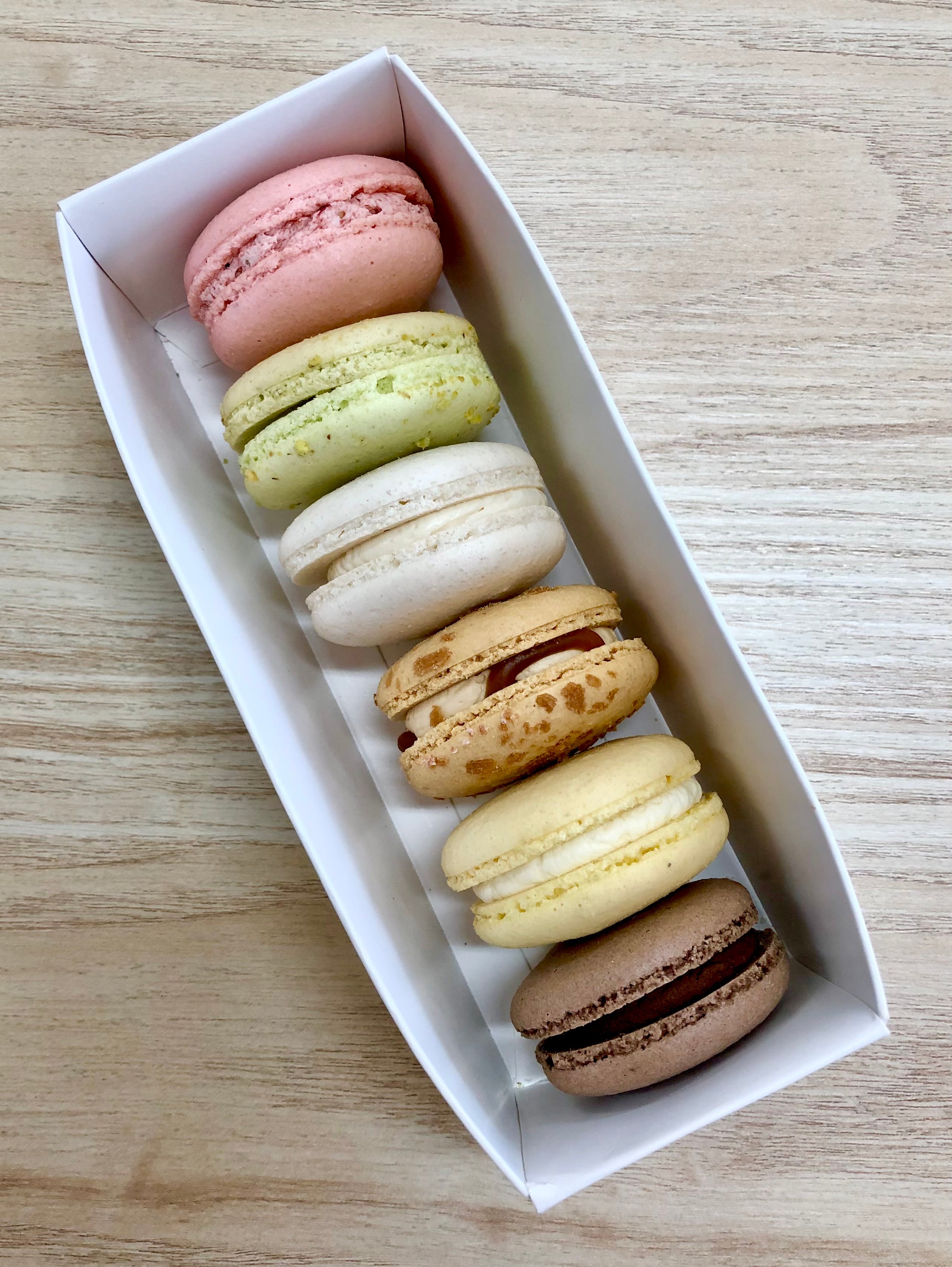 Box of 6 classic macarons | Macarons and Mint